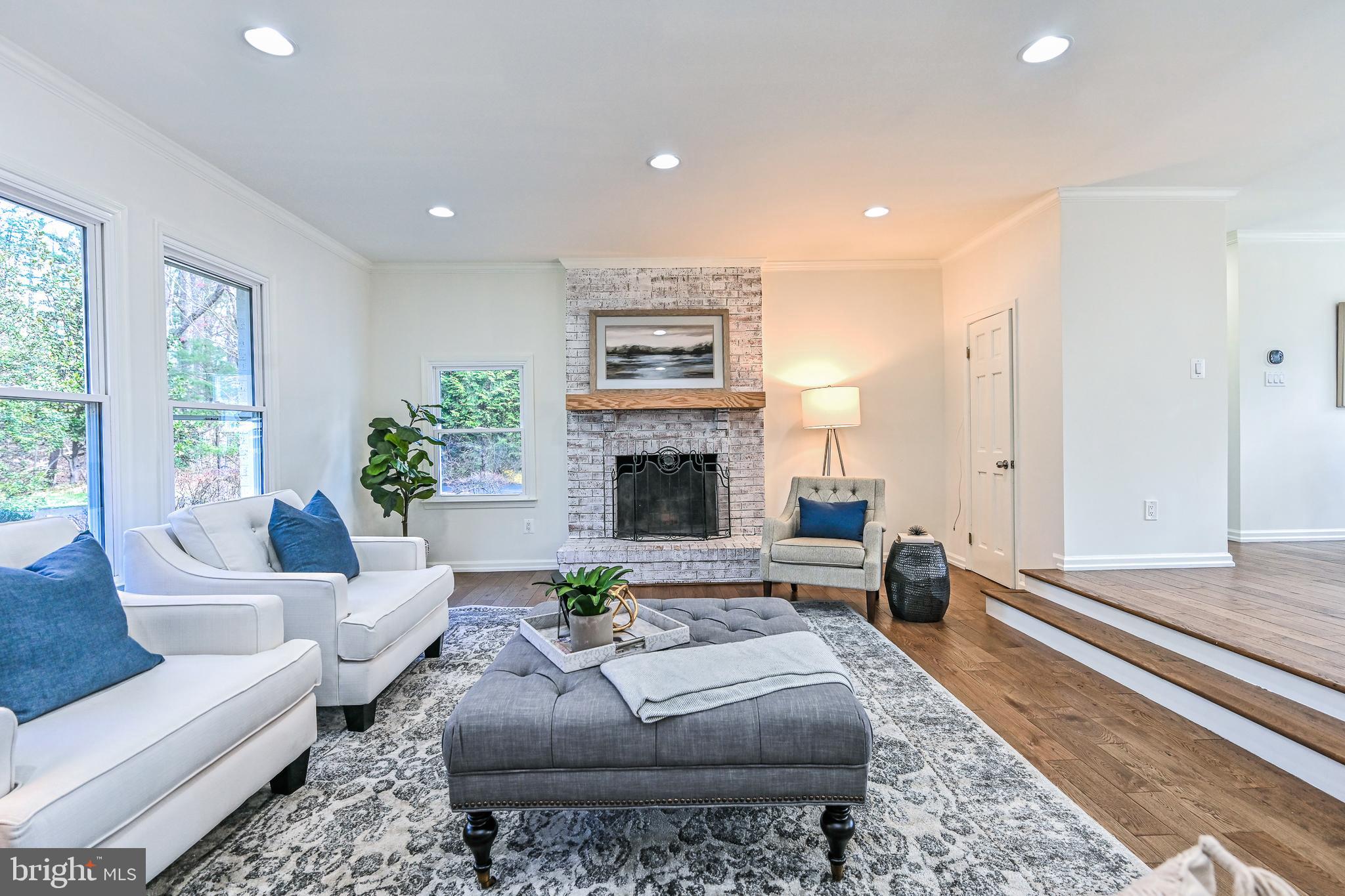 VALLEY STREAM - Residential