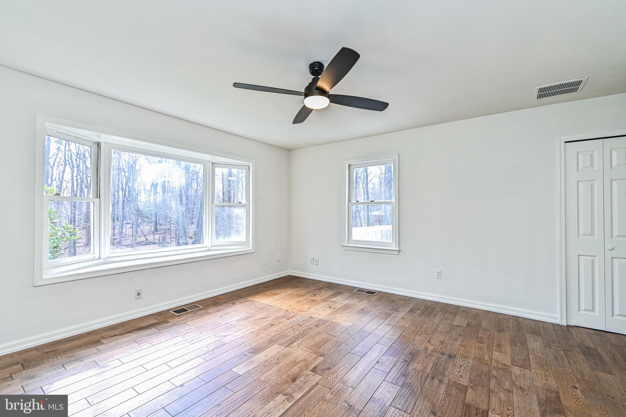 VALLEY STREAM - Residential