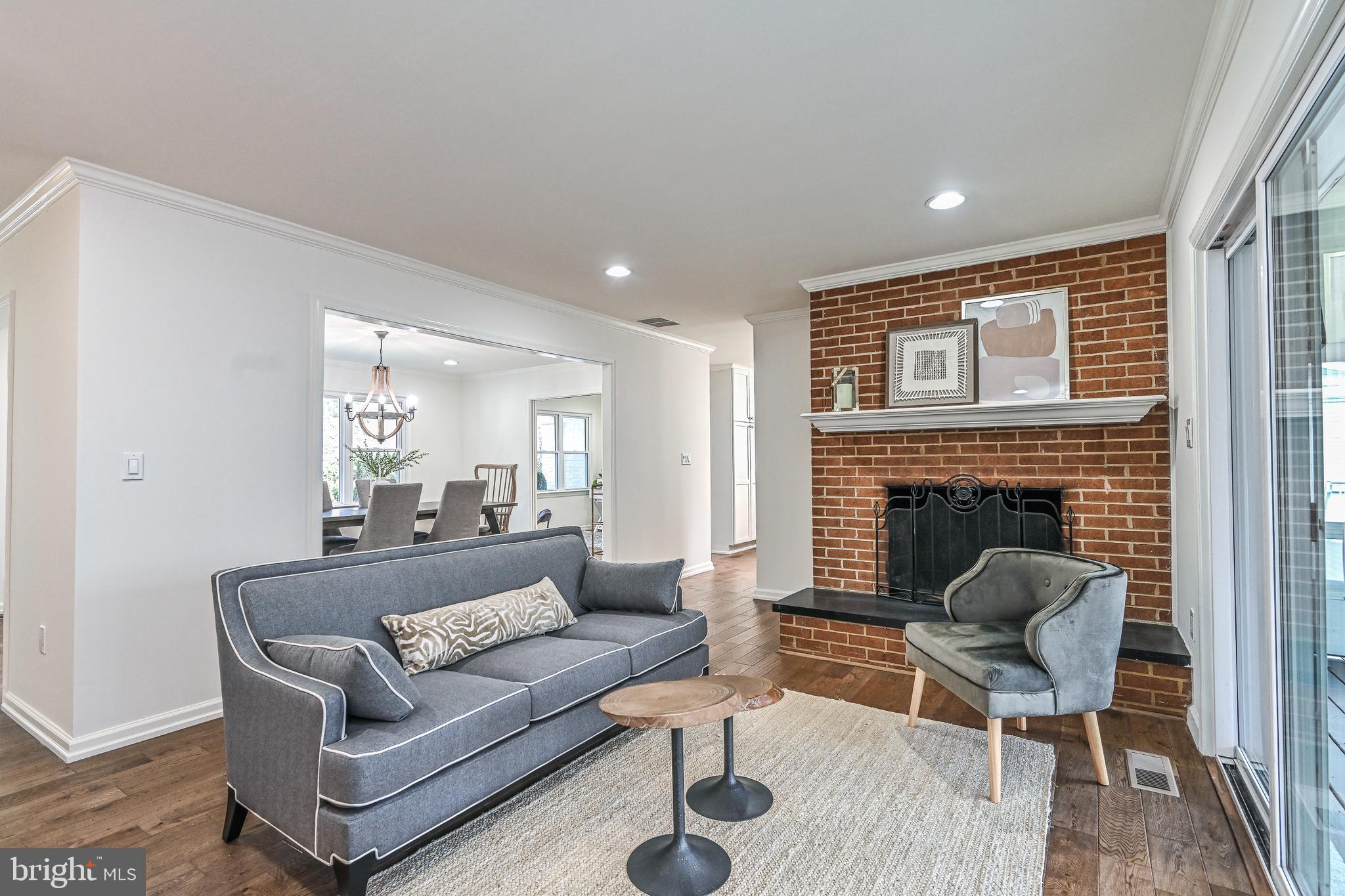 VALLEY STREAM - Residential