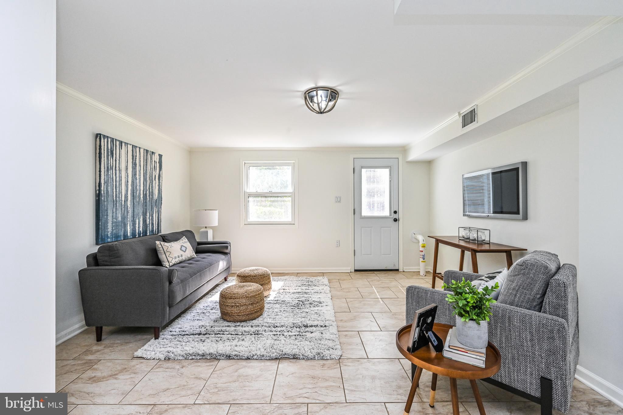 VALLEY STREAM - Residential