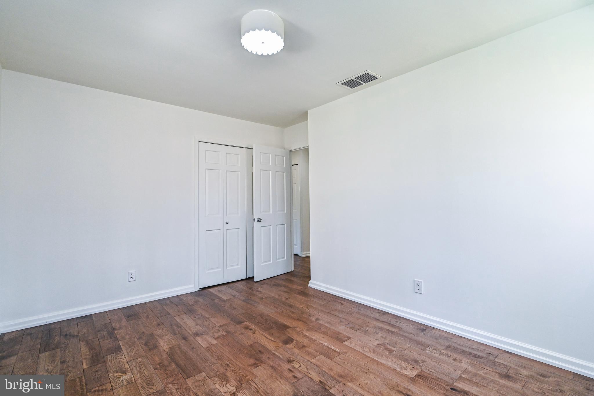 VALLEY STREAM - Residential