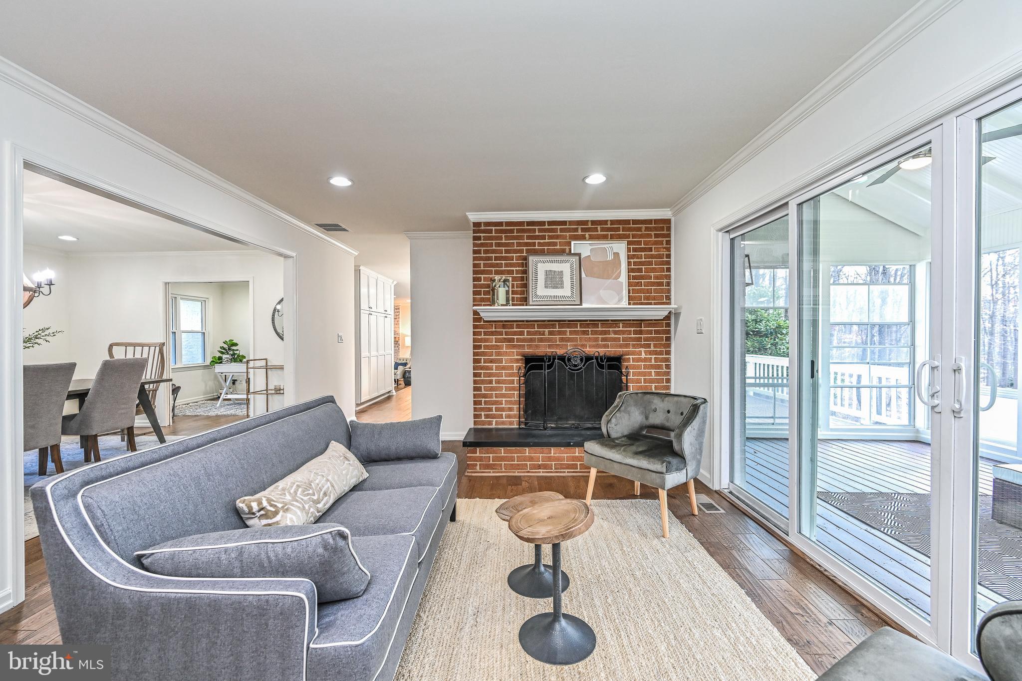 VALLEY STREAM - Residential