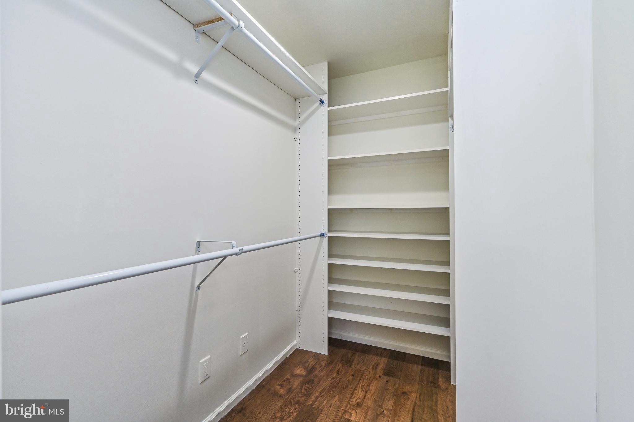 VALLEY STREAM - Residential