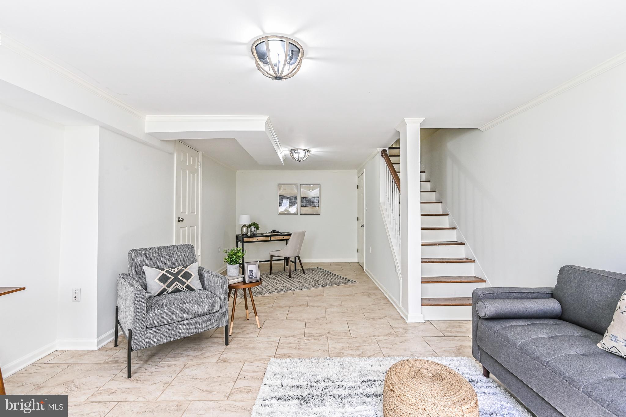 VALLEY STREAM - Residential