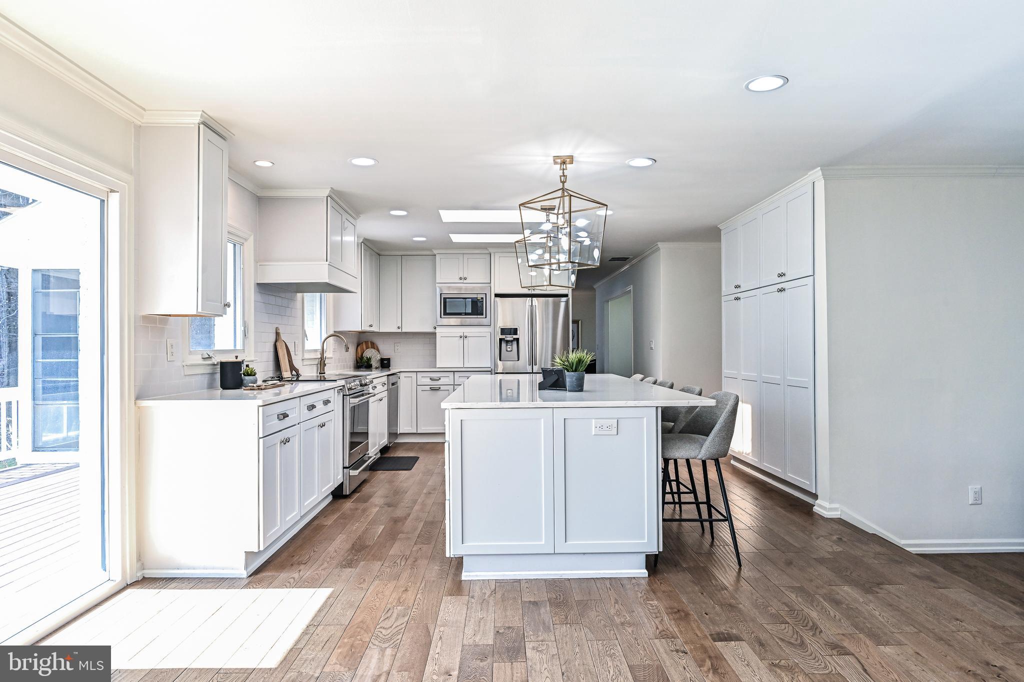 VALLEY STREAM - Residential