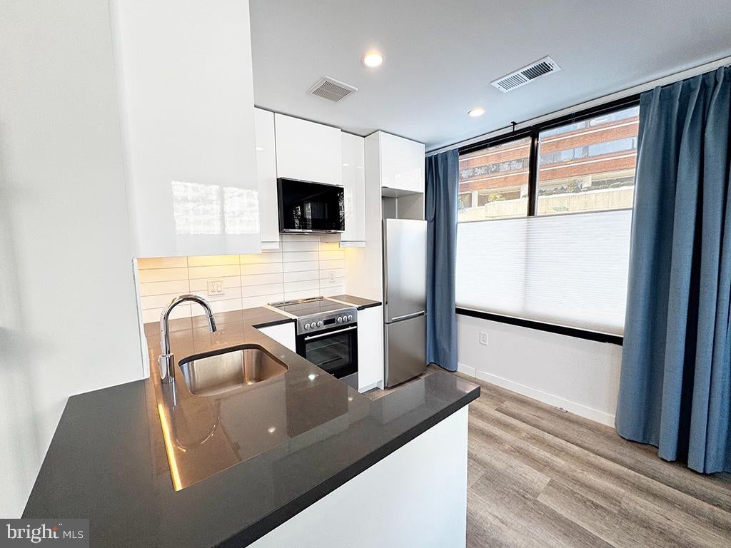 700 ROEDER ROAD 103