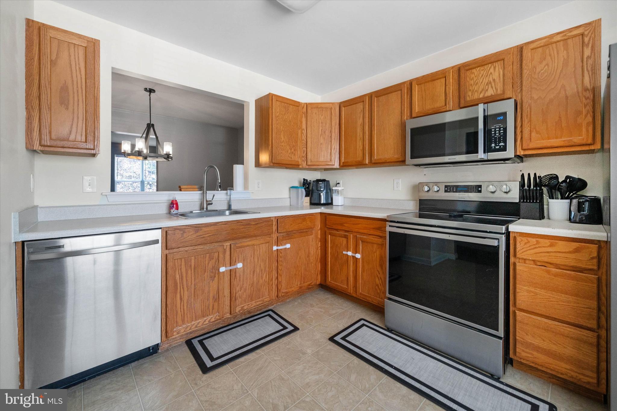 30 RENZA LANE
