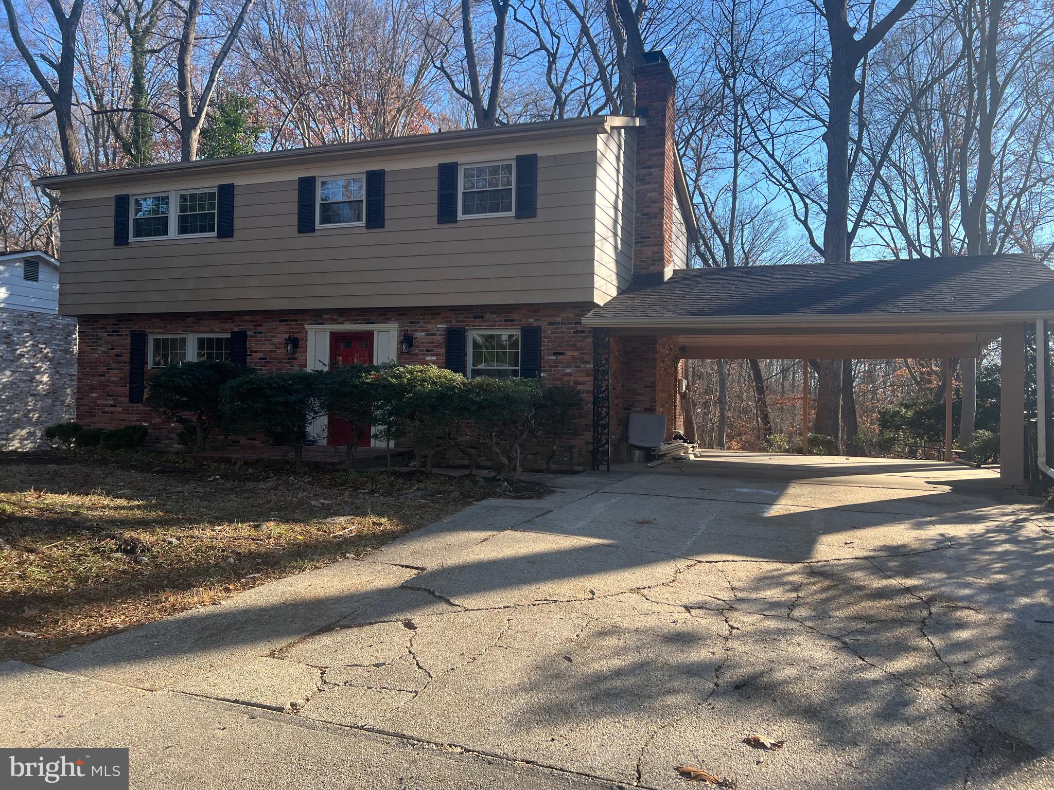 Upgraded single family home. This beauty boasts 5 good size Bedroomds and 2 full baths on the upper level and harwood flooring throughout the main and upper level. The basement is fully finished complete with a family room, full bathroom and a dent/office room. There is a large deck backing to trees. Plus come fall and winter you can enjoy the peaceful water view.