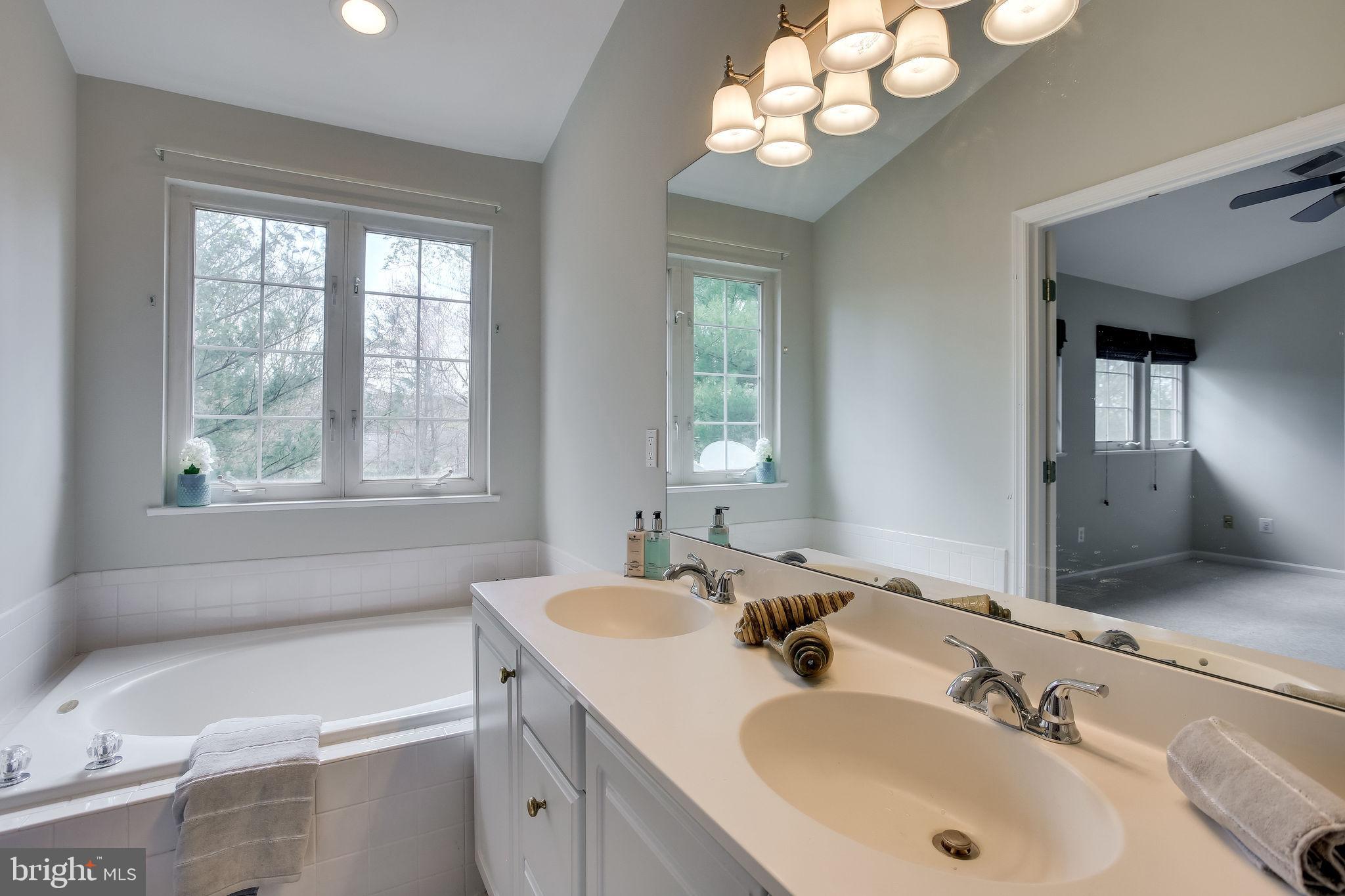 POTOMAC LAKES - Residential