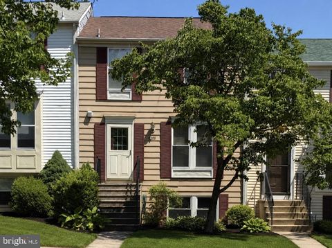 Photo of 8208 Cambridge Court, JESSUP, MD 20794 (MLS # MDHW2072014)