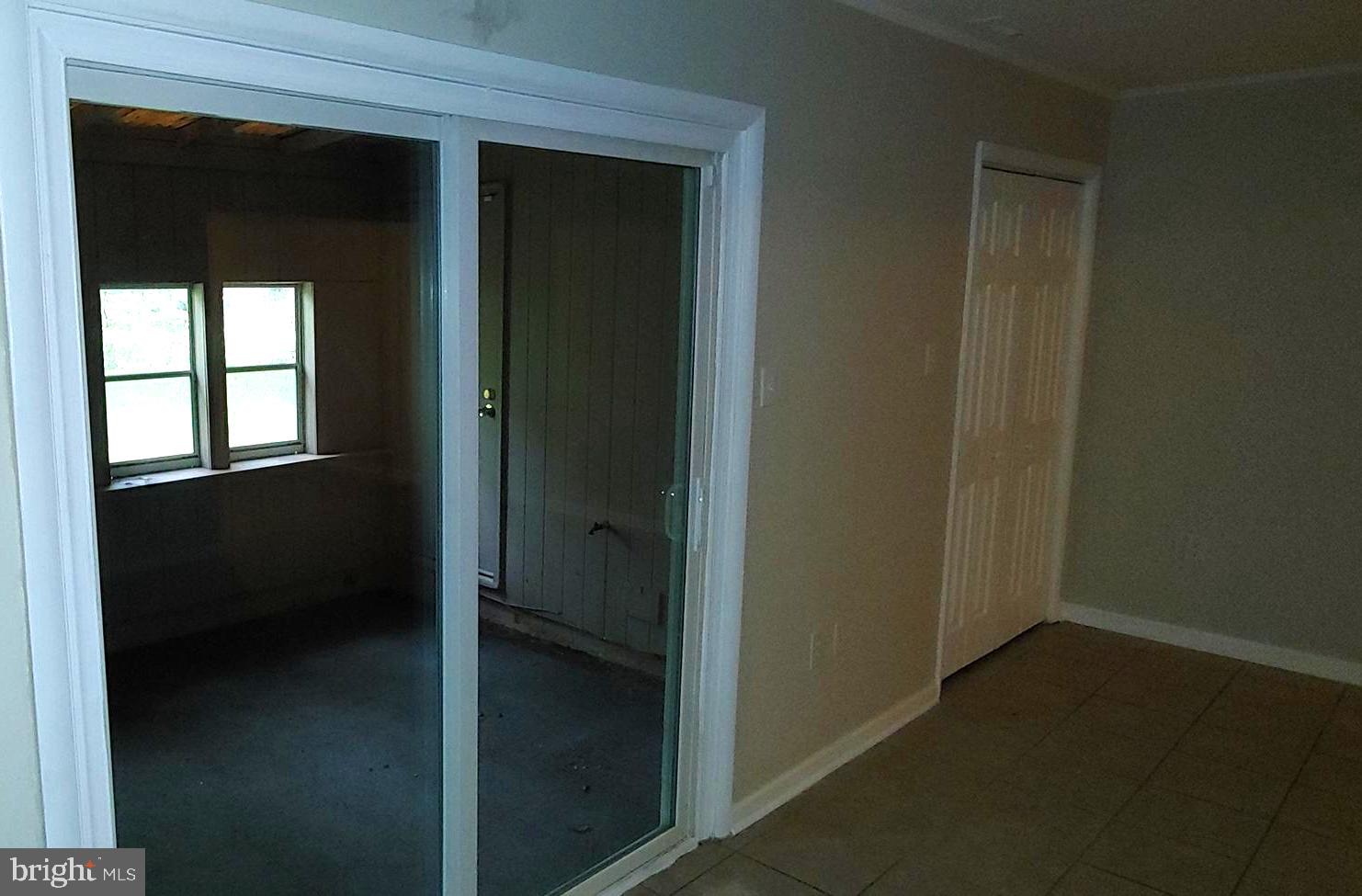 COLONY SQUARE - Residential