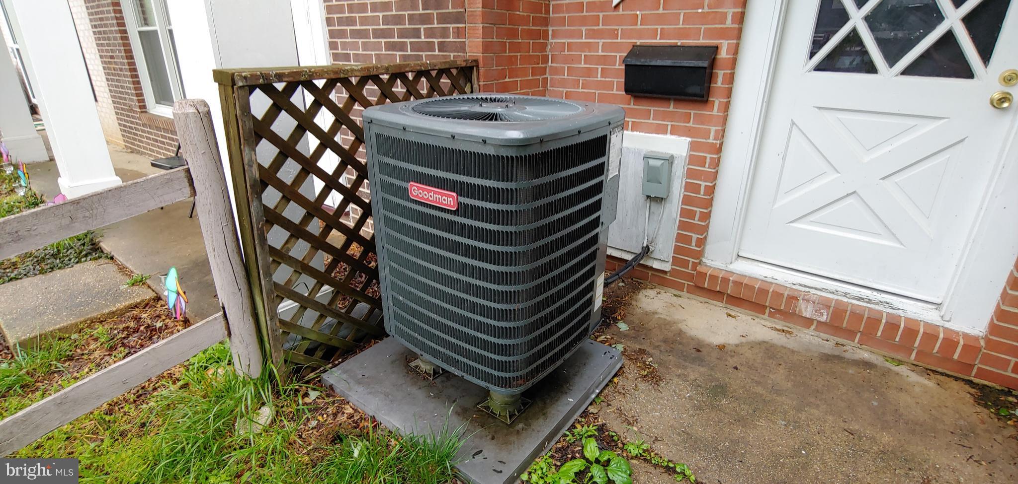 COLONY SQUARE - Residential