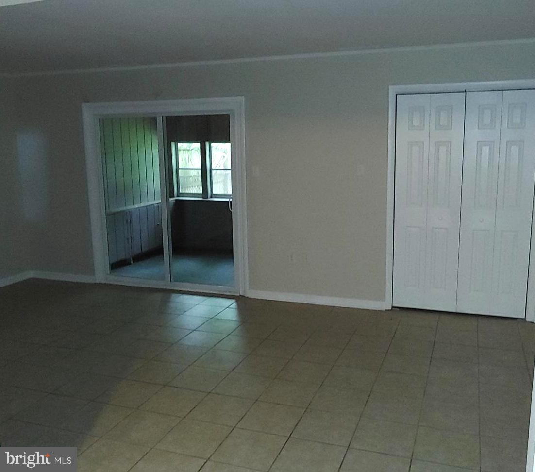 COLONY SQUARE - Residential