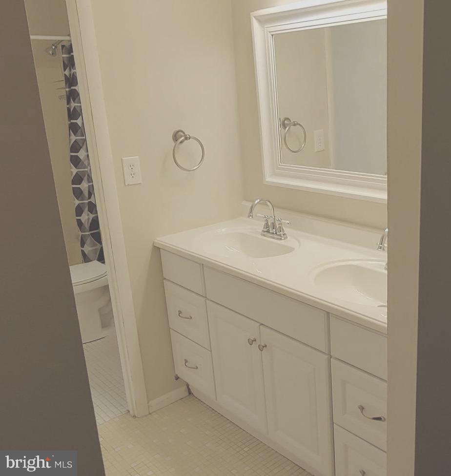 COLONY SQUARE - Residential