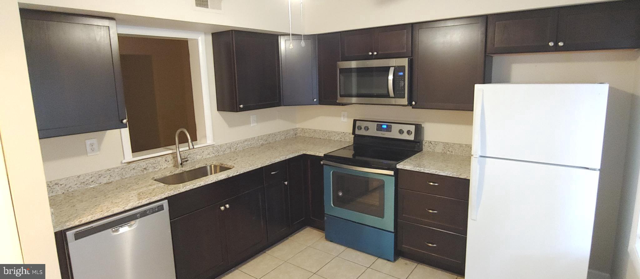 COLONY SQUARE - Residential