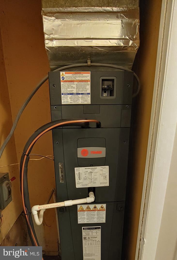 COLONY SQUARE - Residential