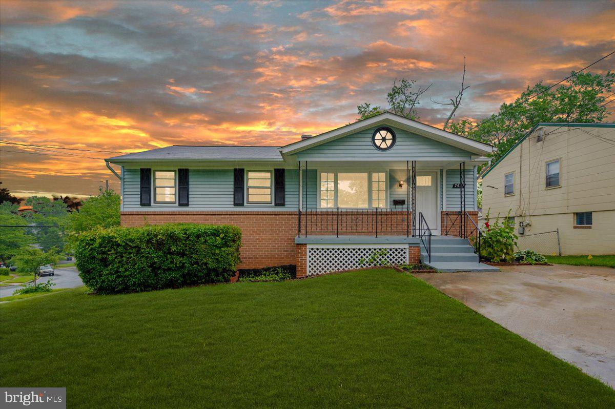 7533 DOVER LANE