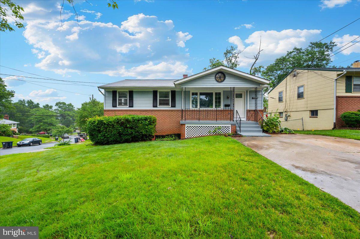 7533 DOVER LANE