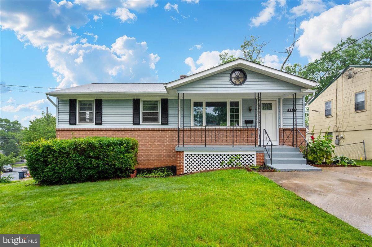 7533 DOVER LANE