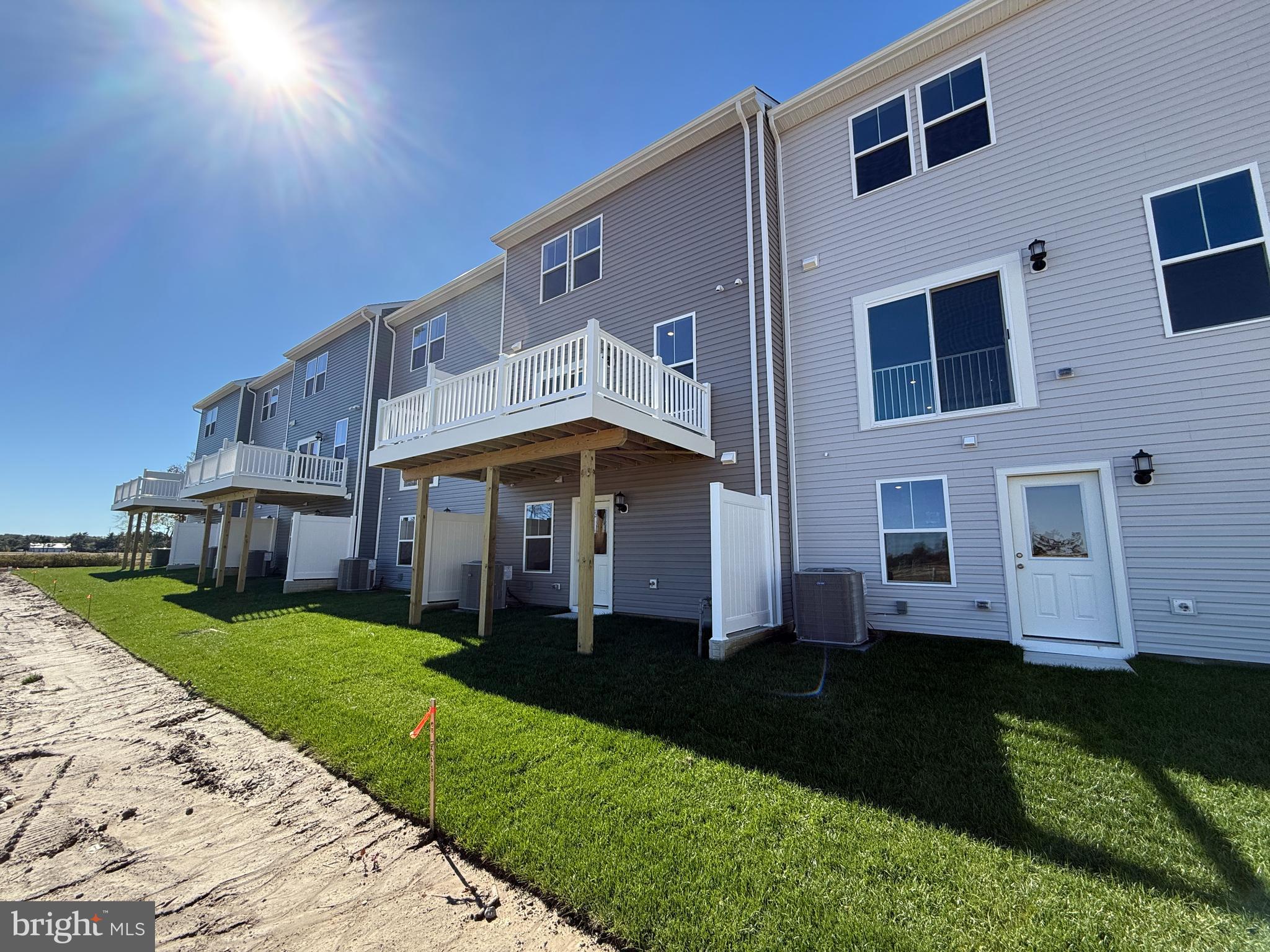 PLANTATION LAKES - Residential