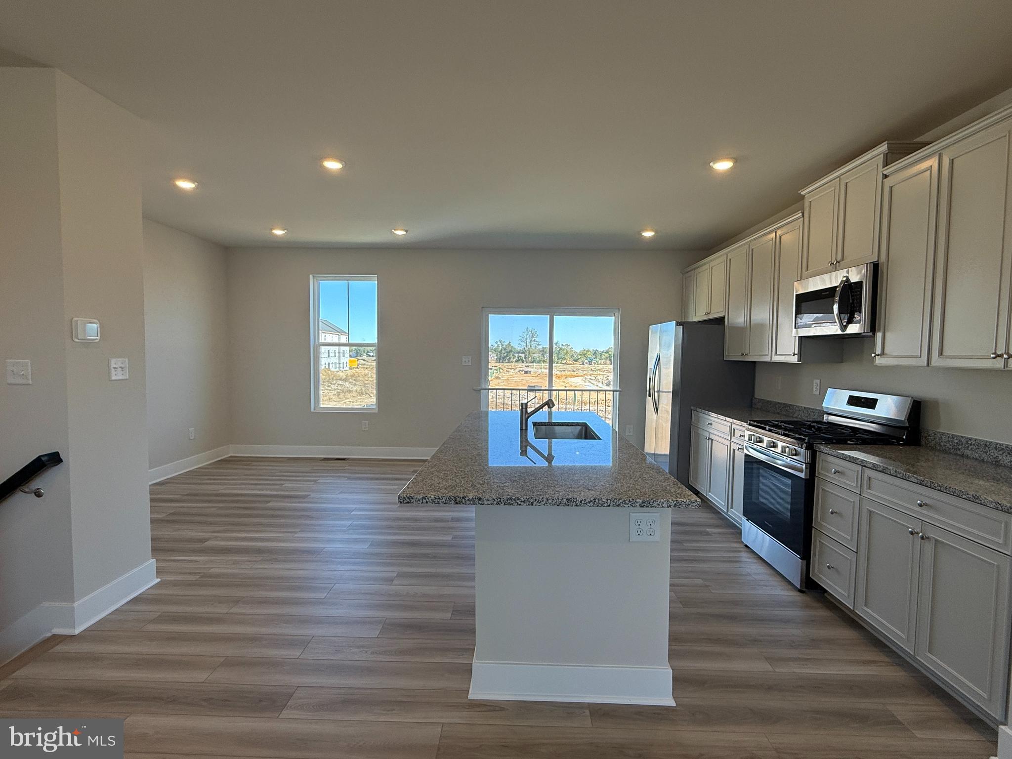 PLANTATION LAKES - Residential