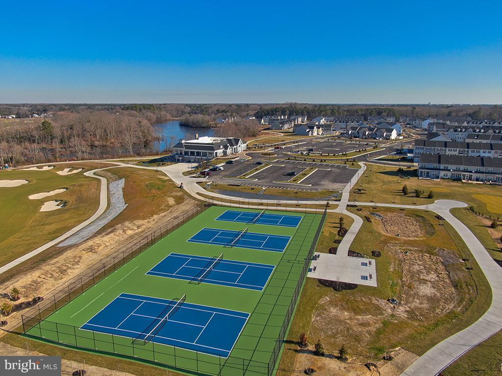 PLANTATION LAKES - Residential