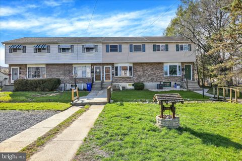 1420 FRUSH VALLEY LAURELDALE PA 19605