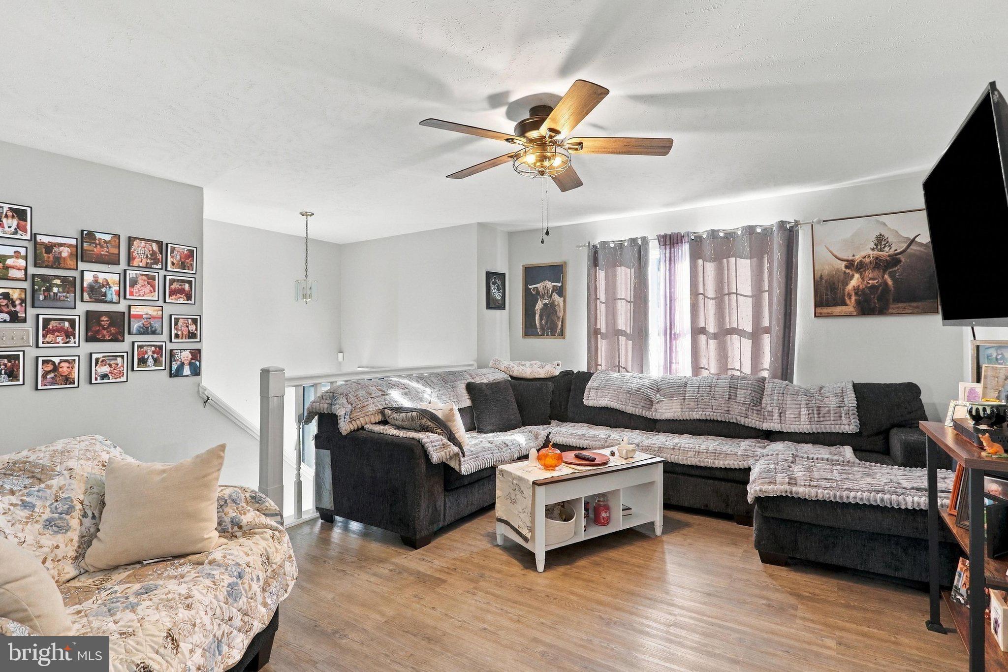 360 W DUCK STREET