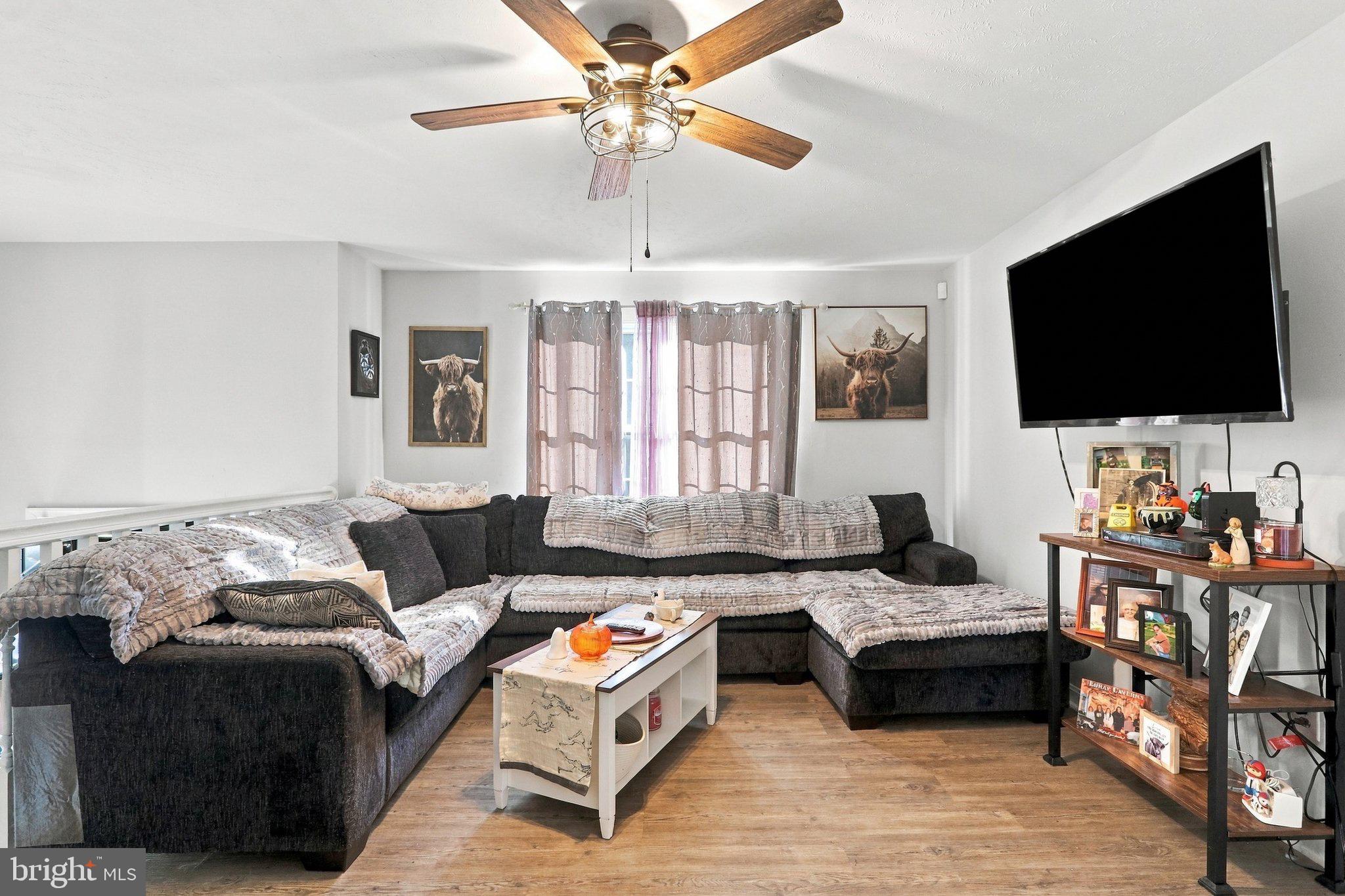 360 W DUCK STREET