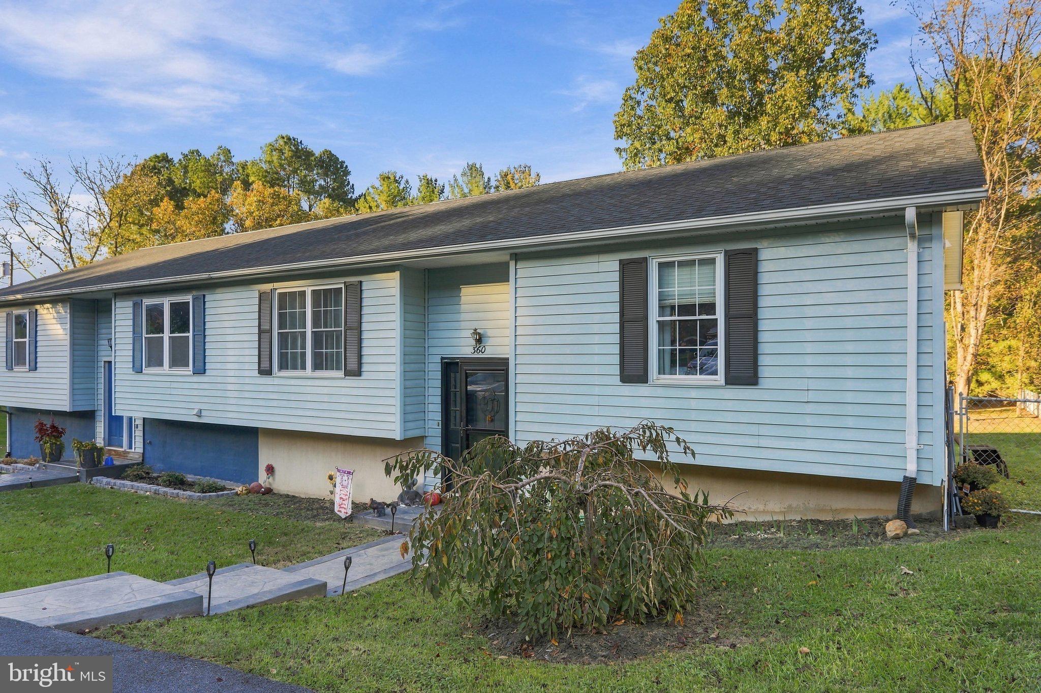 360 W DUCK STREET