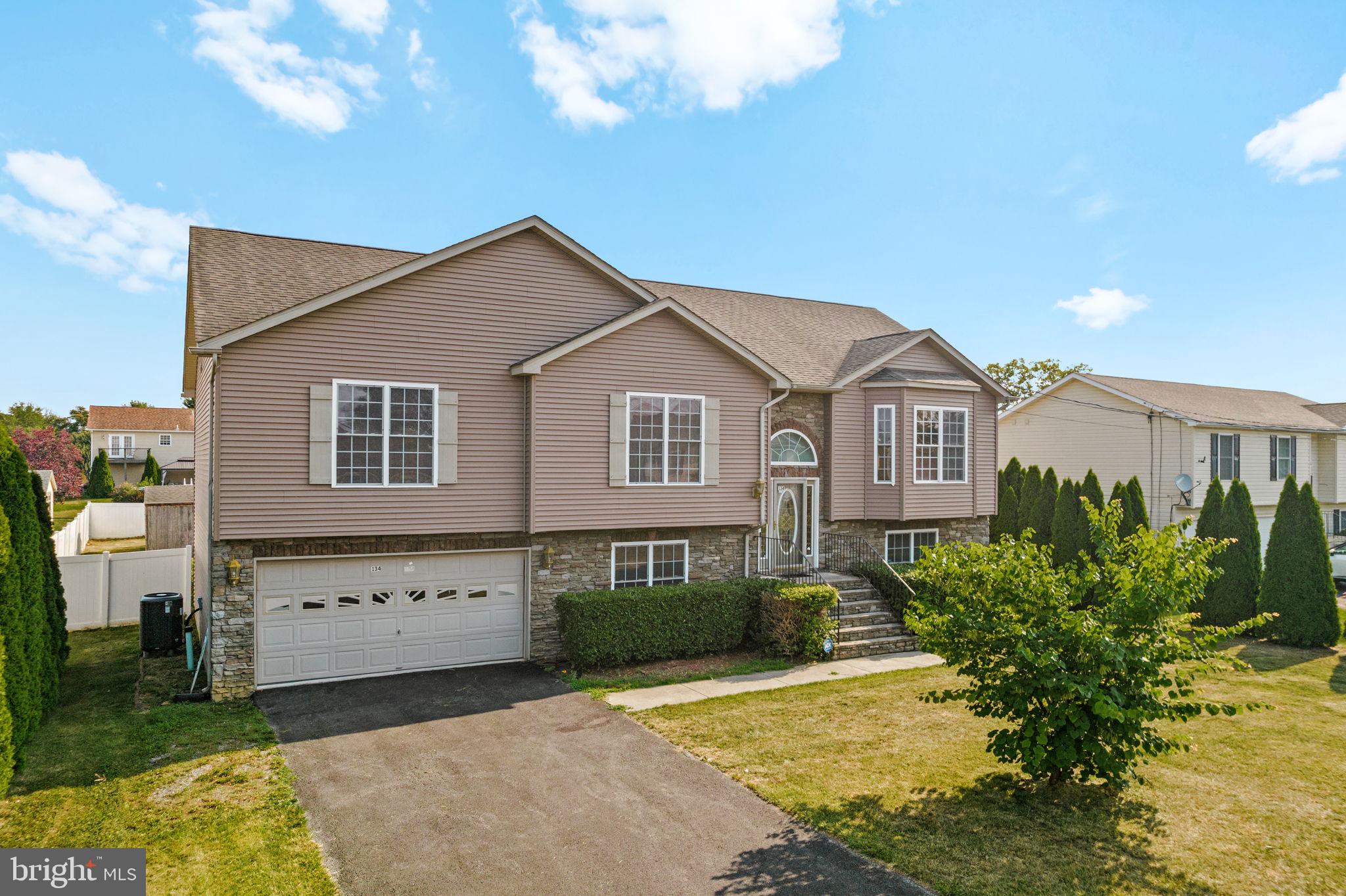 ELIZABETH STATION - Residential