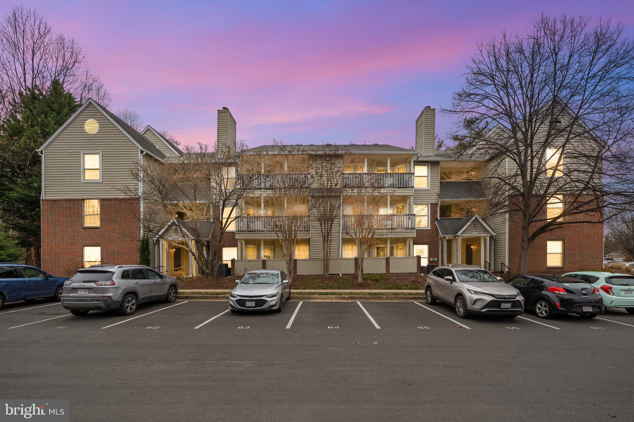 PENDERBROOK SQUARE CONDOMINIUMS - Residential