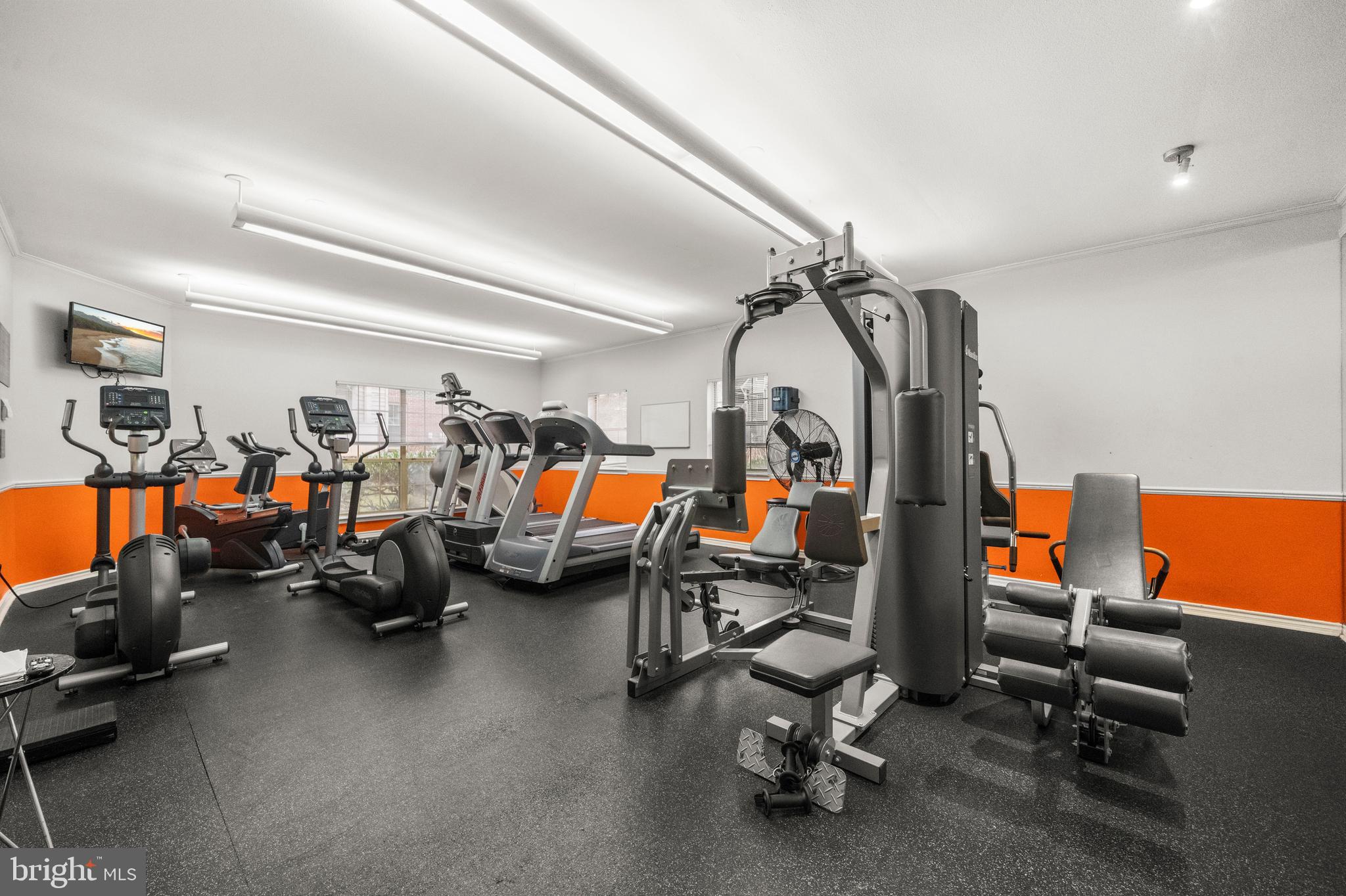 PENDERBROOK SQUARE CONDOMINIUMS - Residential