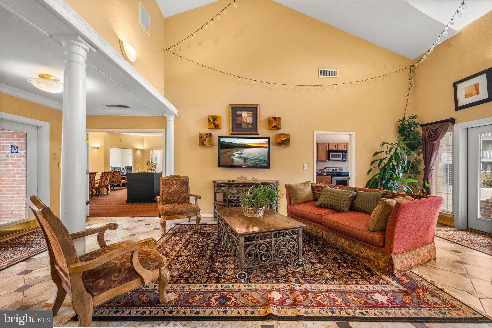 PENDERBROOK SQUARE CONDOMINIUMS - Residential