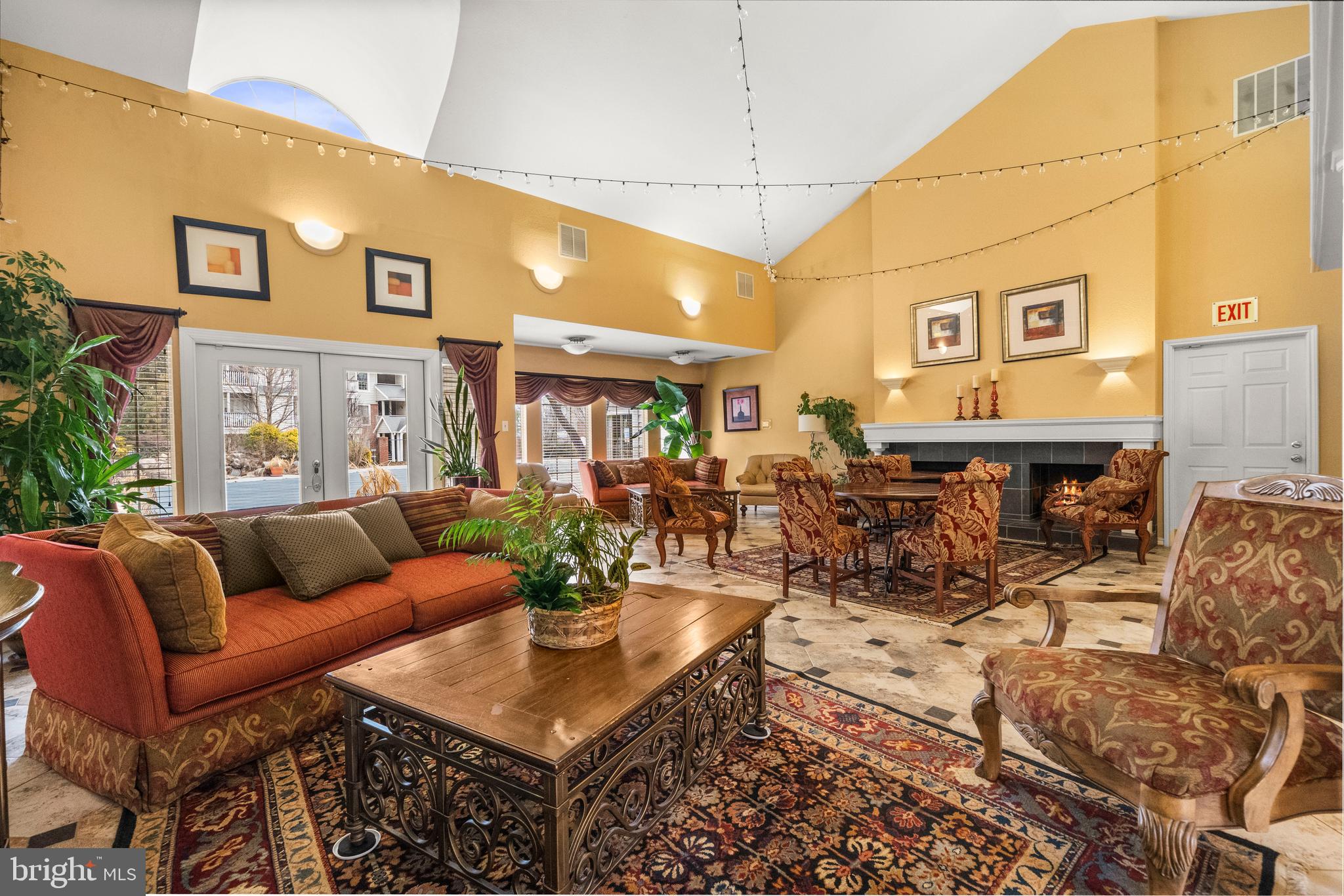 PENDERBROOK SQUARE CONDOMINIUMS - Residential