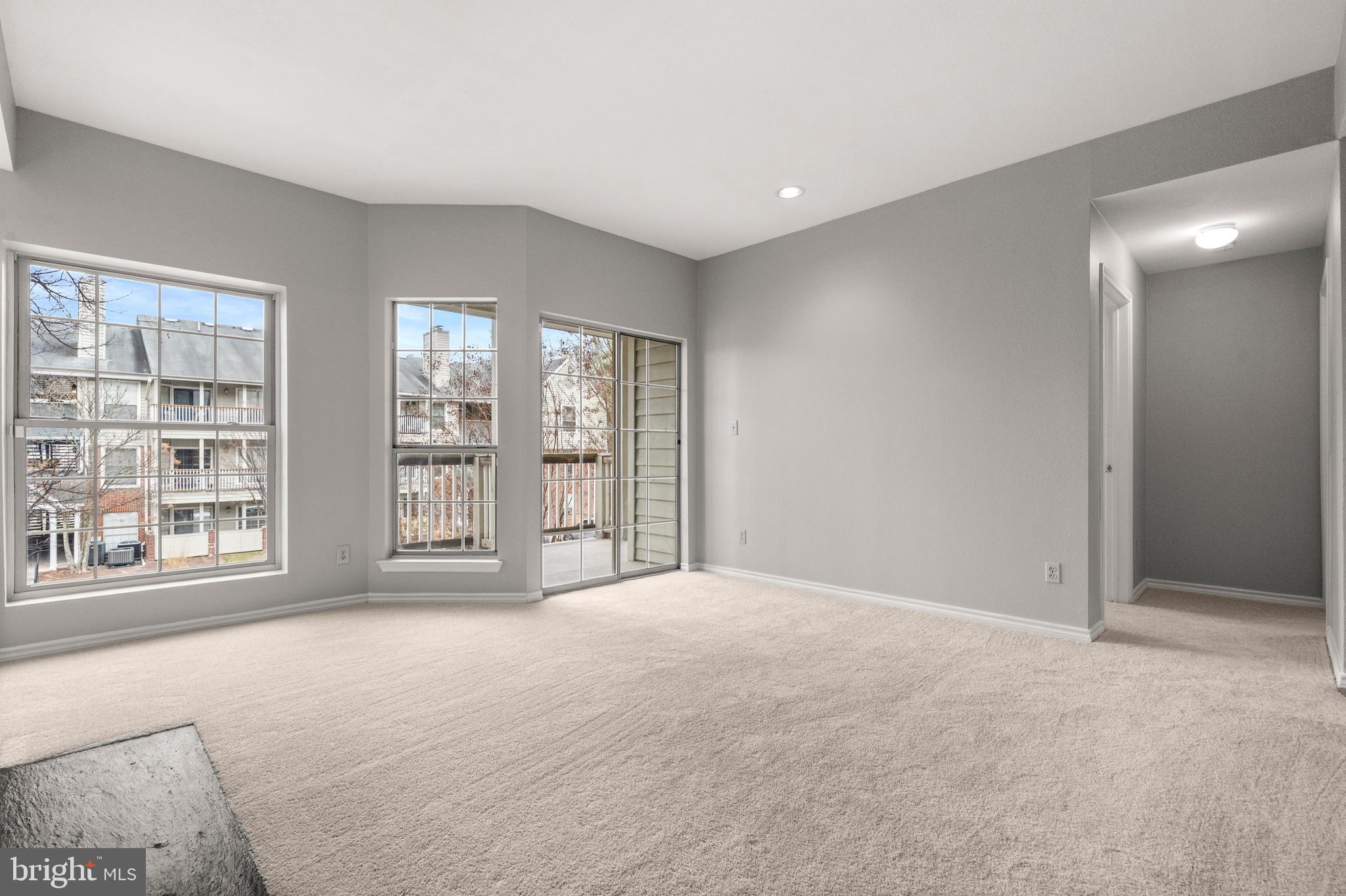 PENDERBROOK SQUARE CONDOMINIUMS - Residential