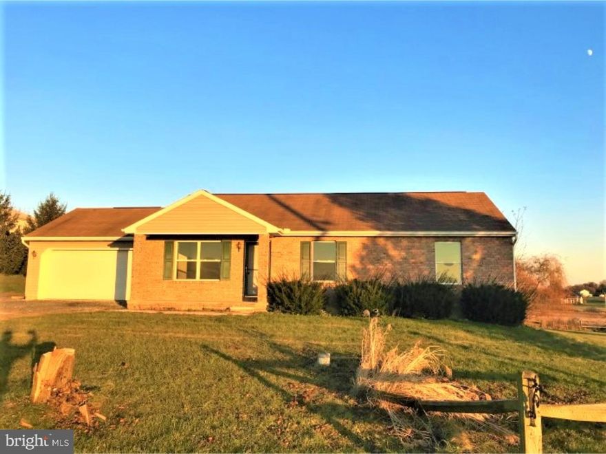 Country living at it's finest and all on one floor.  Come have a look at this spacious rancher on over an acre and a half and make it home sweet home.  Property being sold as is, no SDS, corporate addendums apply.  Buyer is responsible for any municipal inspections/repairs as required.  This property is part of an online auction event, bidding dates 12/16-12/18.