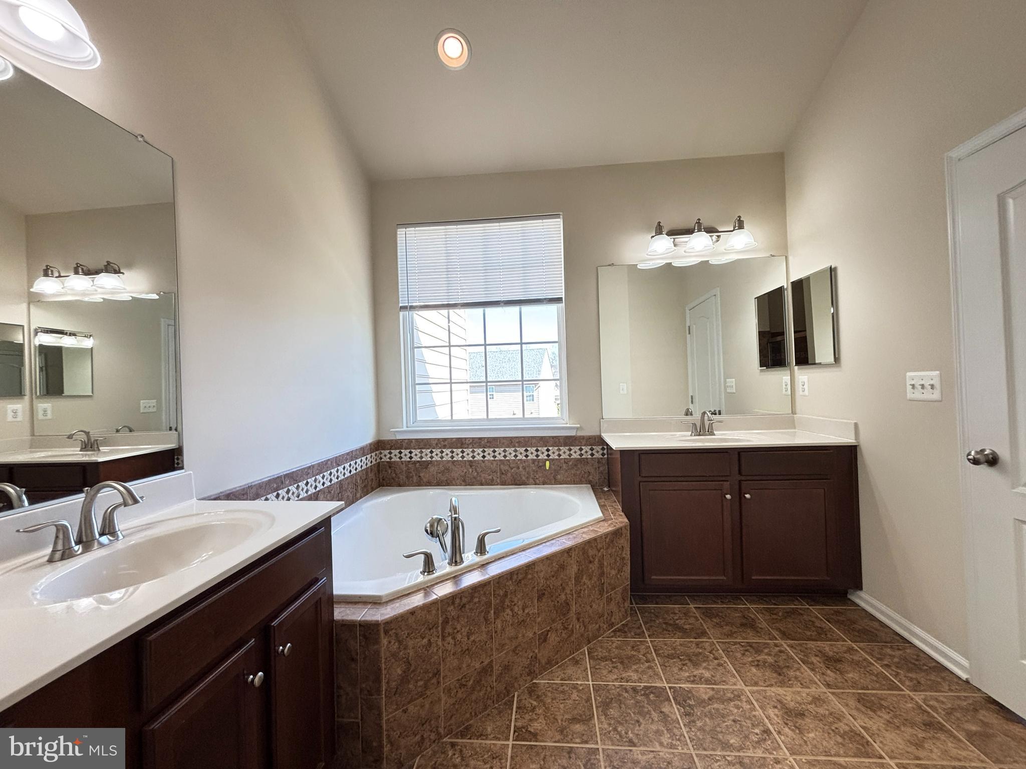 COLONIAL FORGE - Residential Lease