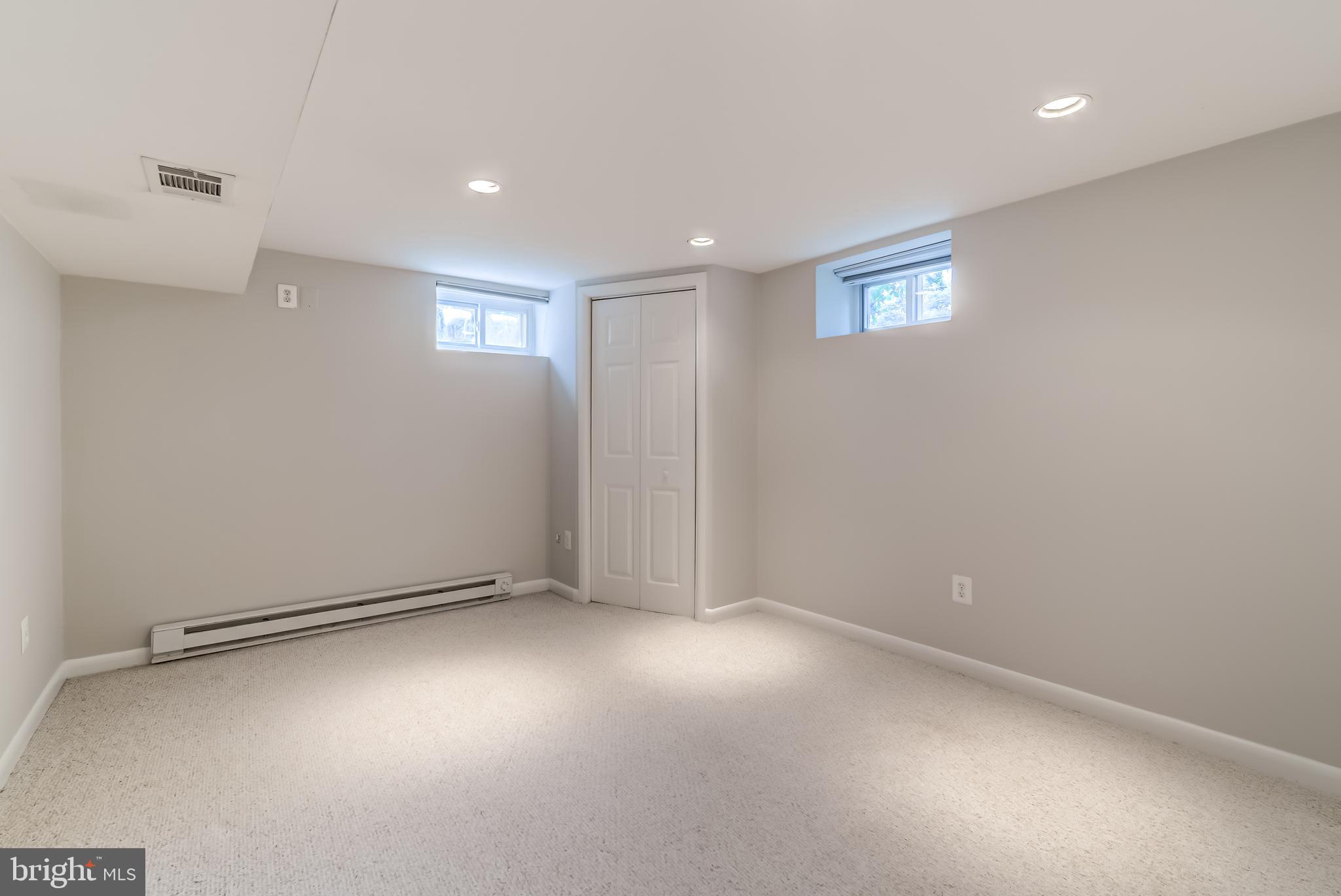 LYNBROOK - Residential