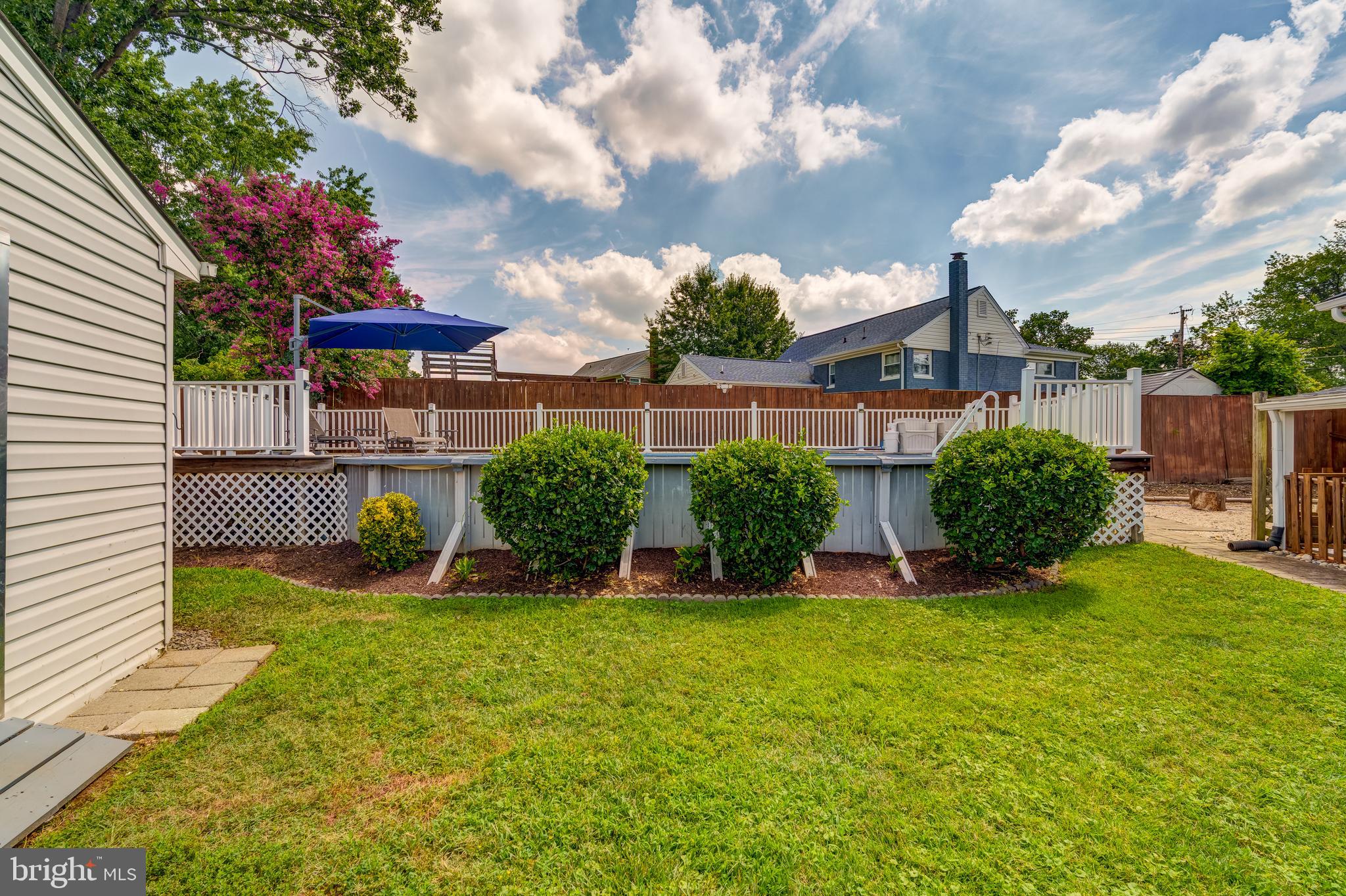 LYNBROOK - Residential