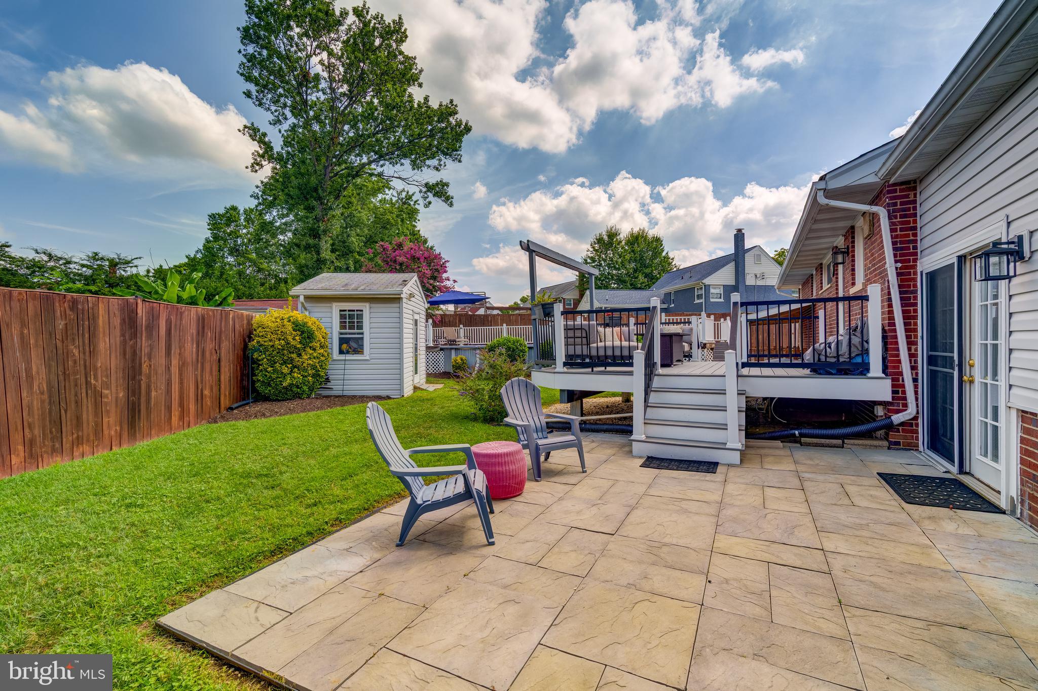 LYNBROOK - Residential