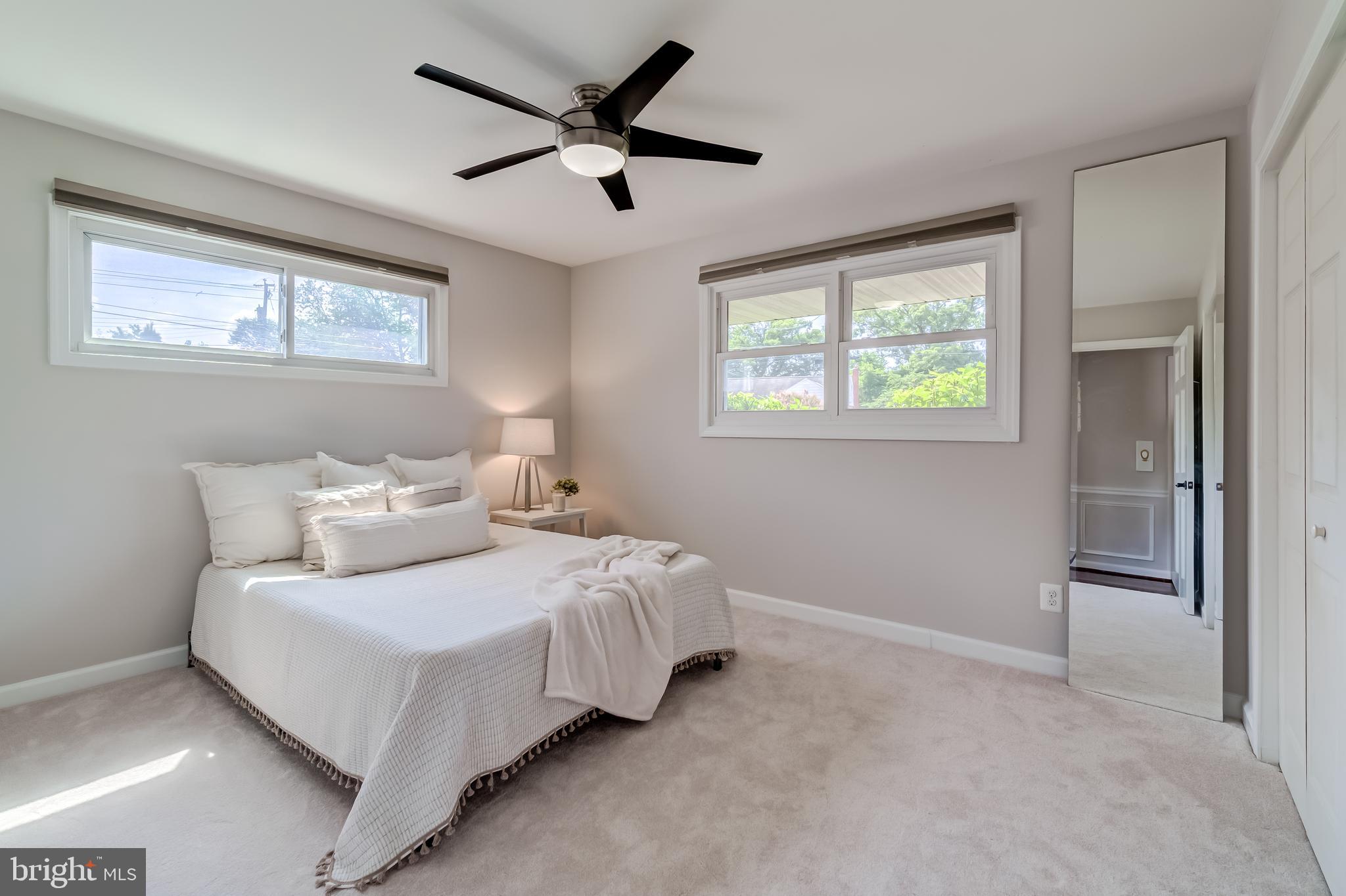 LYNBROOK - Residential