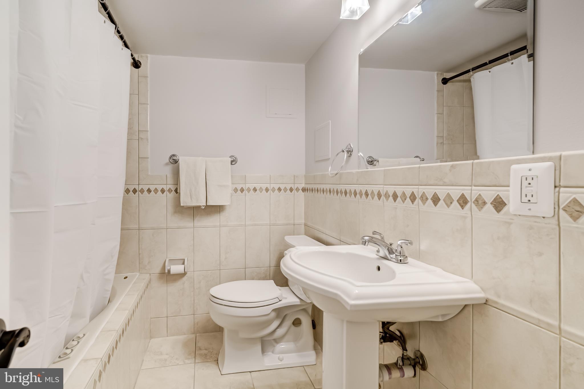 LYNBROOK - Residential