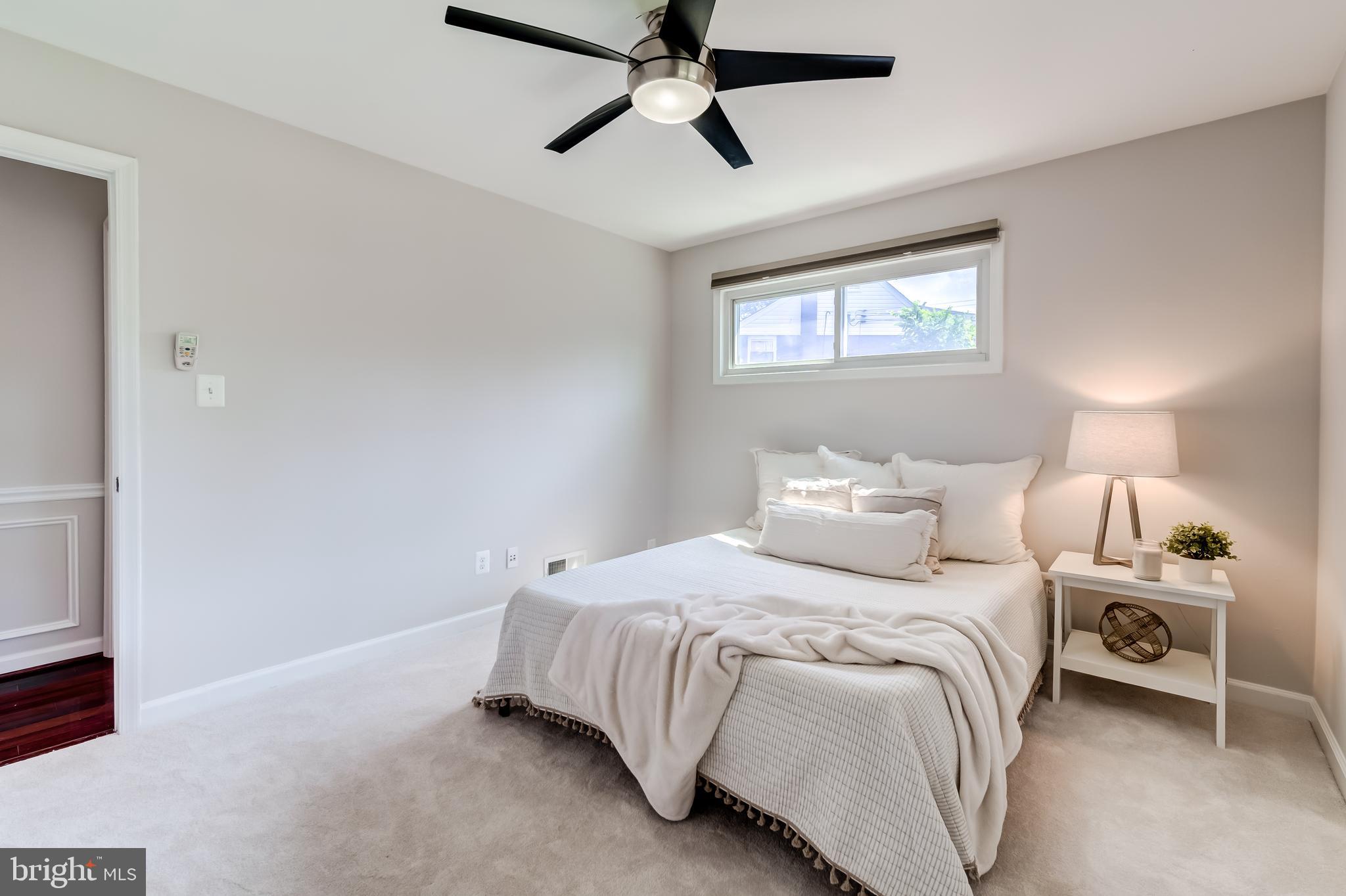 LYNBROOK - Residential