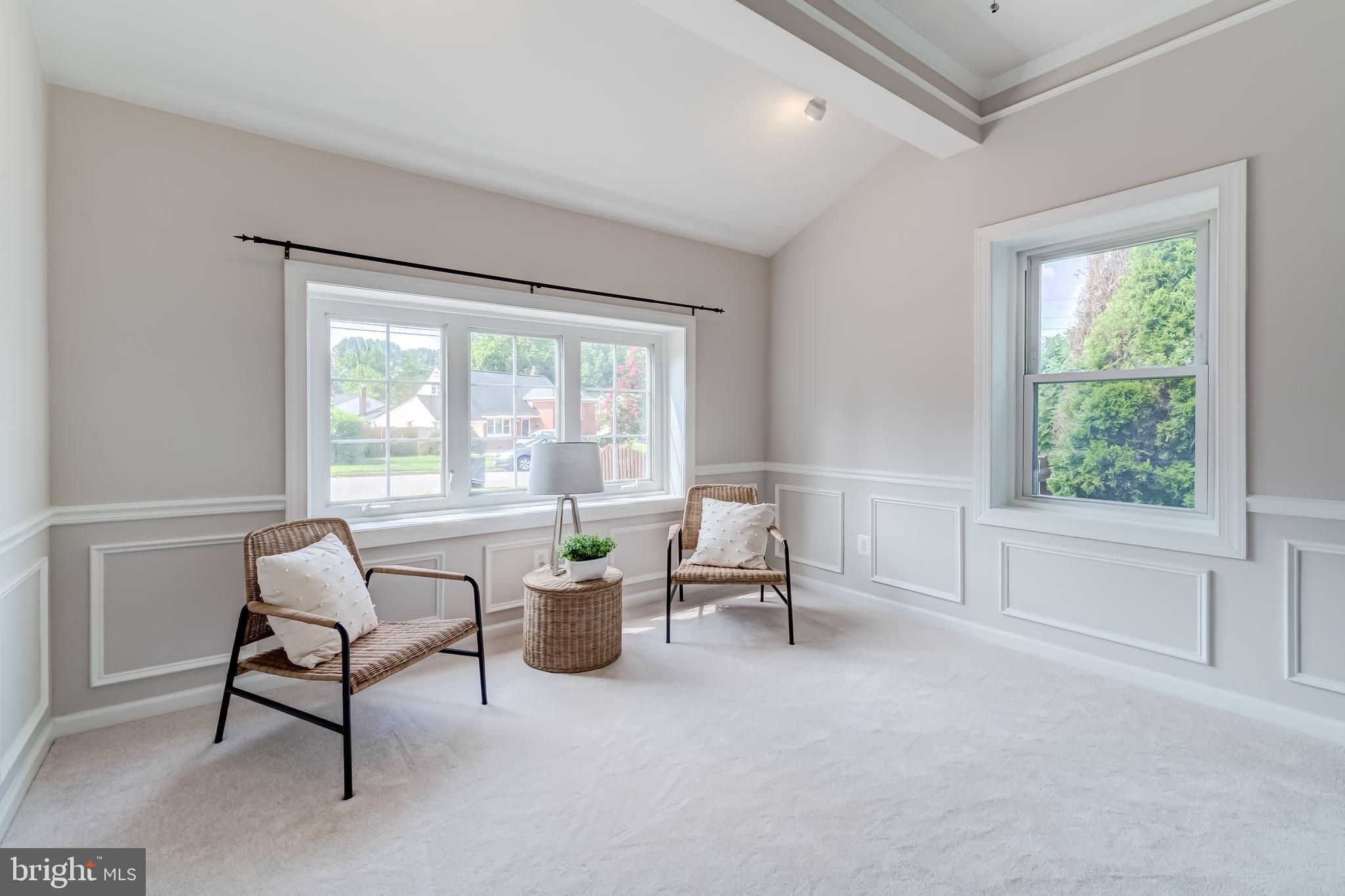 LYNBROOK - Residential