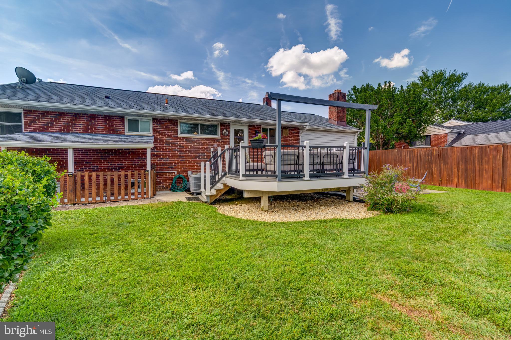 LYNBROOK - Residential