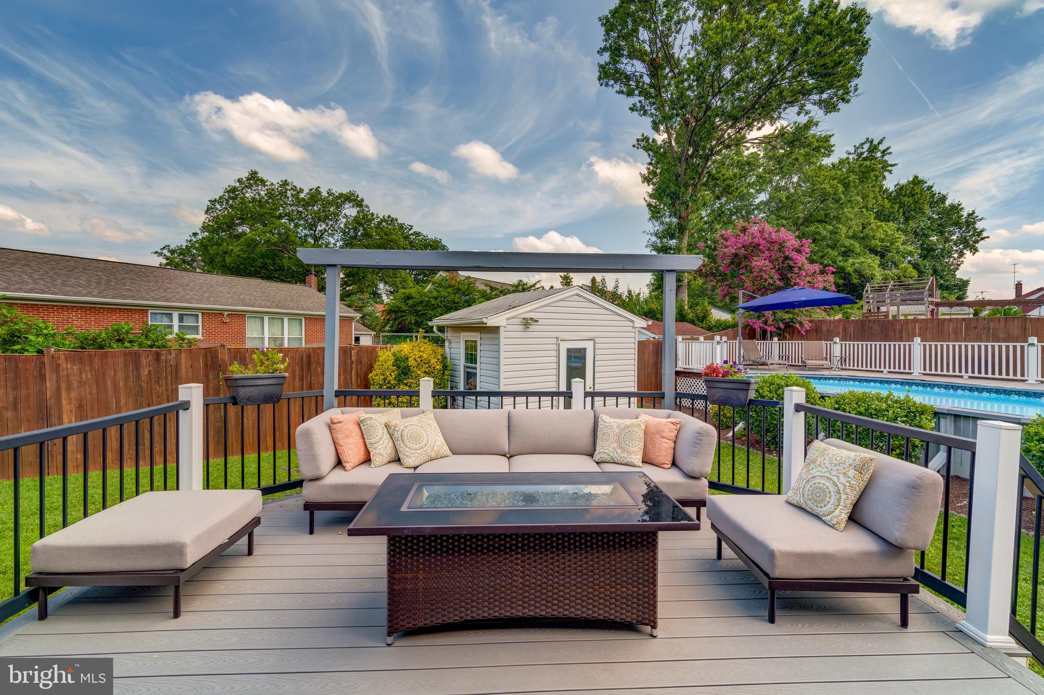 LYNBROOK - Residential