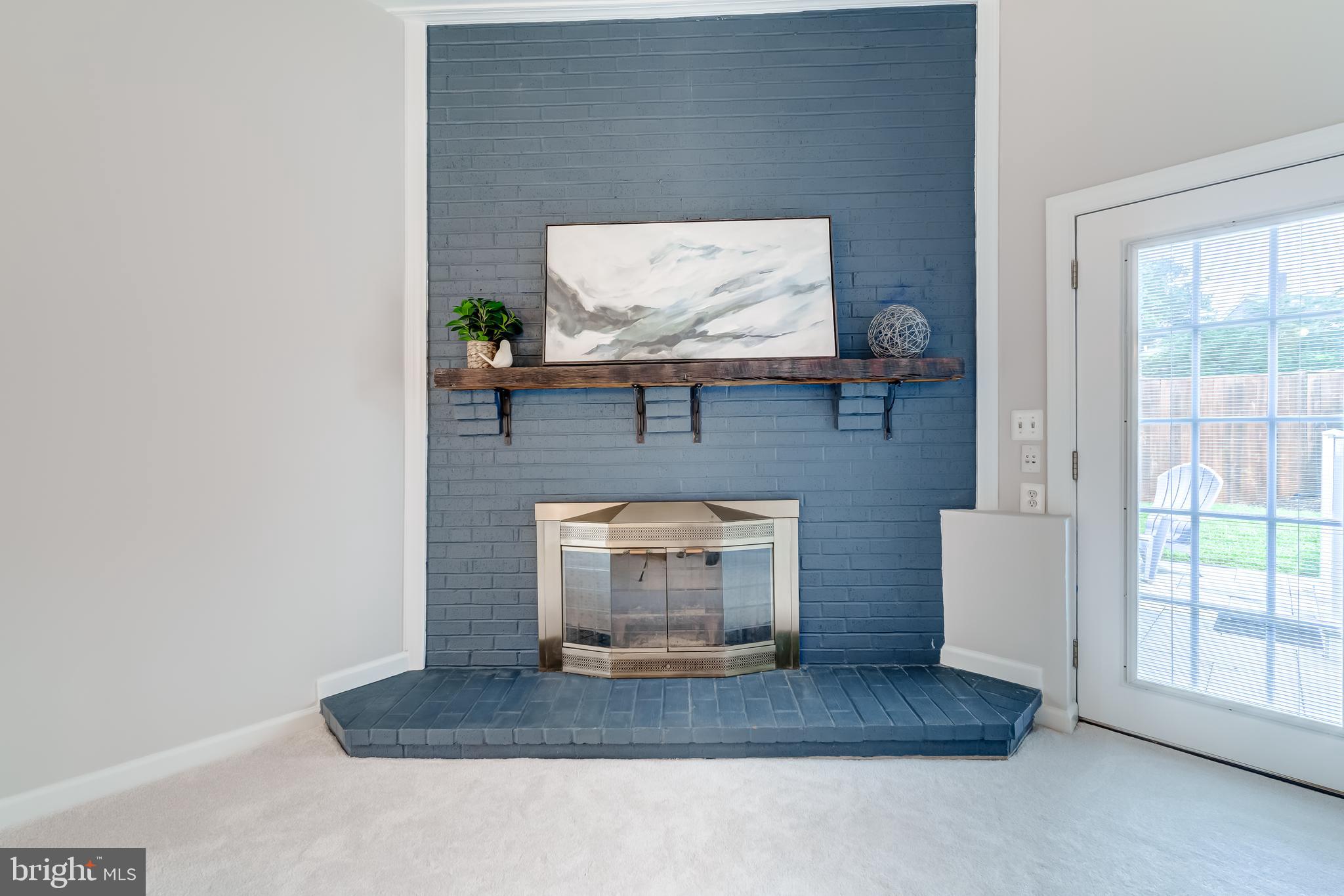 LYNBROOK - Residential