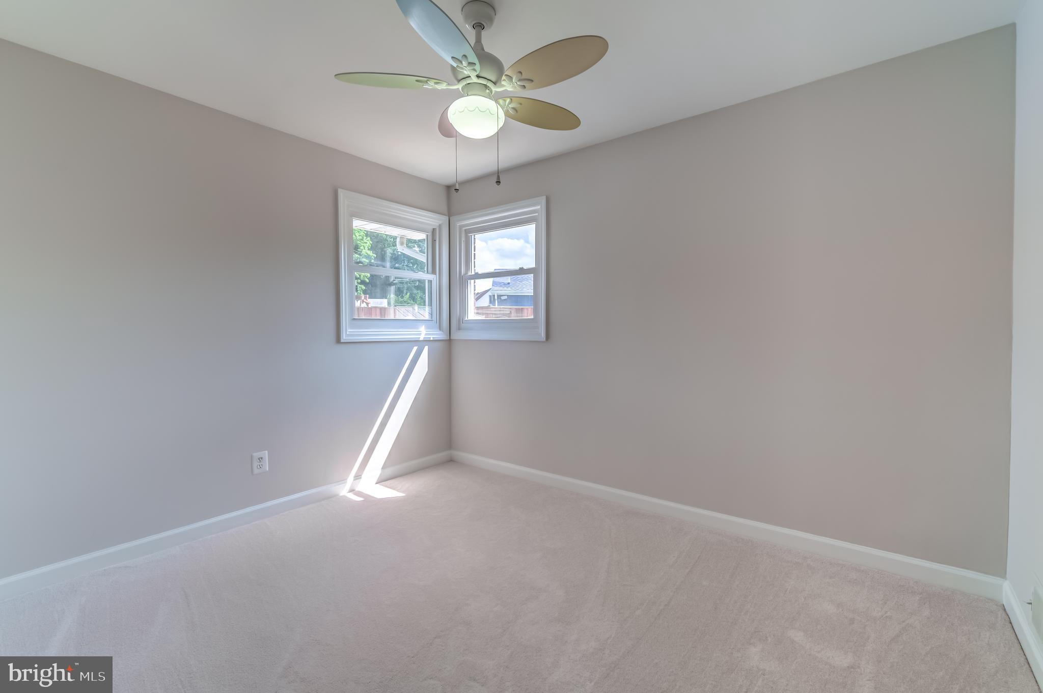 LYNBROOK - Residential