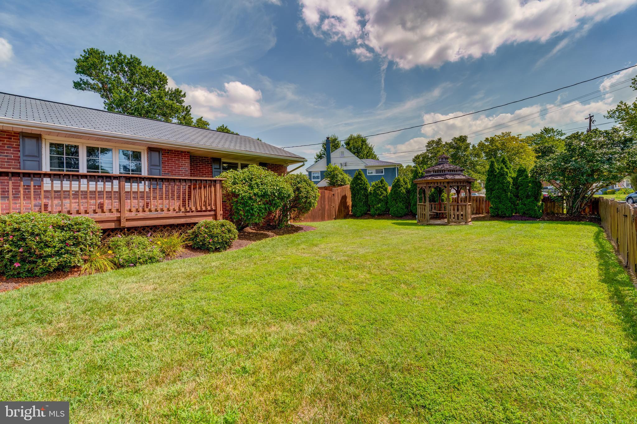 LYNBROOK - Residential